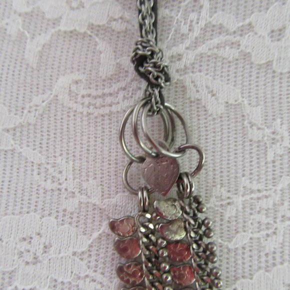 Silver tone textured fringed chain necklace - Picture 4 of 8